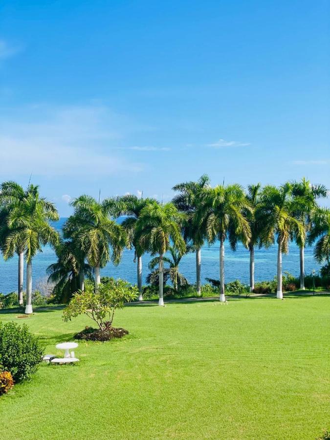 Seacastle Deluxe Studio Montego Bay Exterior photo